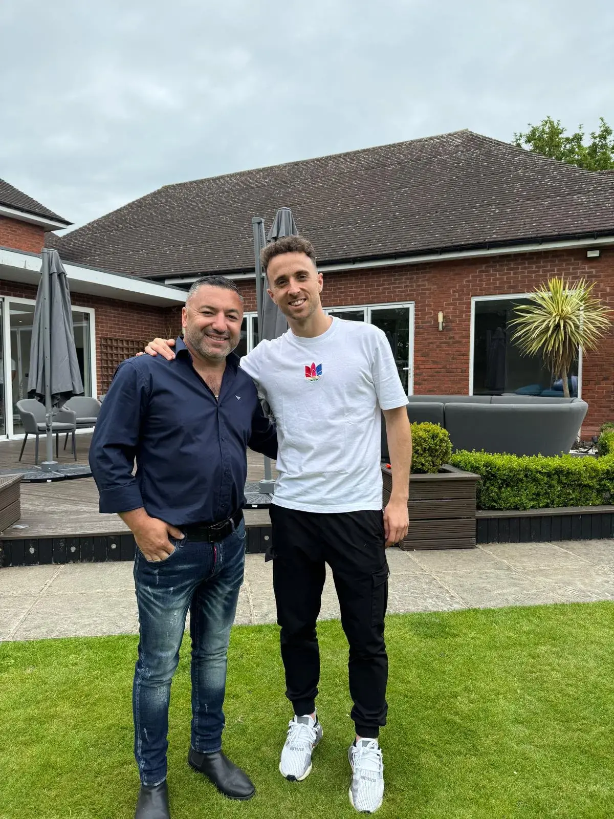 Okan Events hosts a guest at a private luxury garden gathering